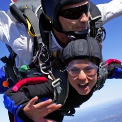 Skydiving without logo